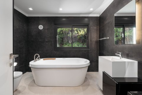 5 bedrooms Villa in Thuan Nam, Vietnam No. 27162 8