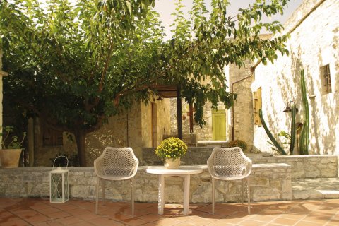 4 bedrooms Commercial property in Chania, Greece No. 84185 1