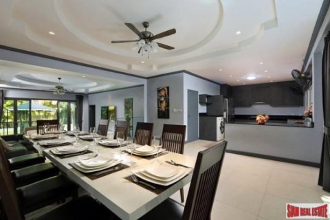 5 bedrooms Villa in Kamala, Thailand No. 96732 7