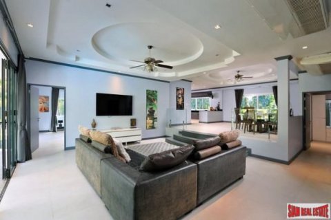 5 bedrooms Villa in Kamala, Thailand No. 96732 17