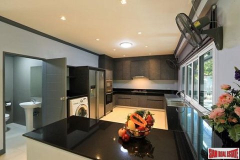 5 bedrooms Villa in Kamala, Thailand No. 96732 11
