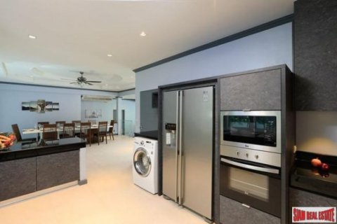 5 bedrooms Villa in Kamala, Thailand No. 96732 8
