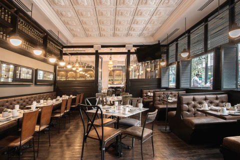 160m² Commercial property in Madrid, Spain No. 99028 1