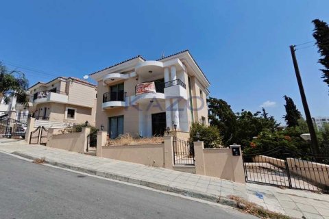 5 bedrooms House in Agios Athanasios, Cyprus No. 63546 1