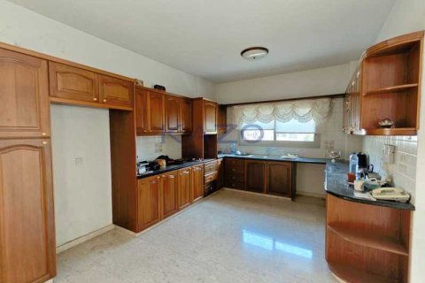 5 bedrooms House in Agios Athanasios, Cyprus No. 63546 13