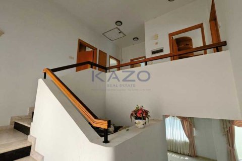 5 bedrooms House in Agios Athanasios, Cyprus No. 63546 16