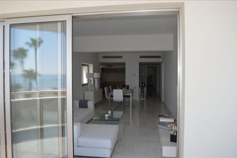 3 bedrooms Apartment in Larnaca, Cyprus No. 106312 4
