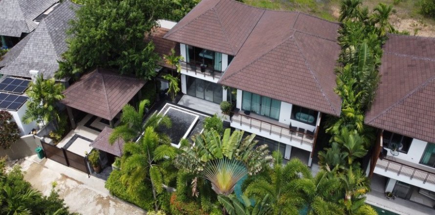 4 bedrooms Villa on the Phuket, Thailand No. 96782