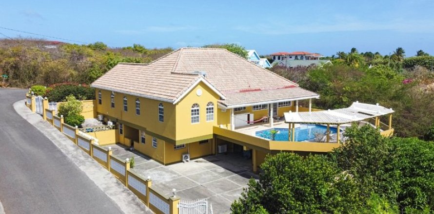 6 bedrooms House in Lance Aux Epines, Grenada No. 53177