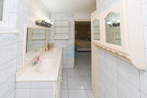 6 bedrooms House in Lance Aux Epines, Grenada No. 53177 29