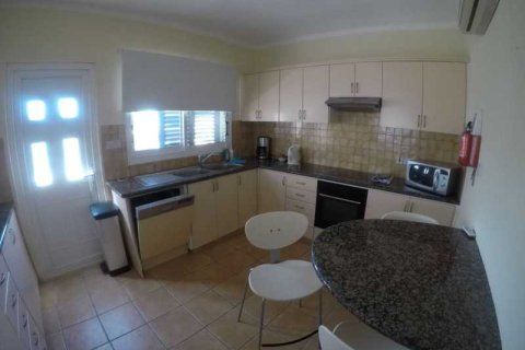 4 bedrooms House in Chloraka, Cyprus No. 30816 4