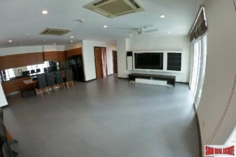 4 bedrooms Apartment in Bangkok, Thailand No. 96908 8