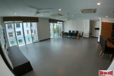 4 bedrooms Apartment in Bangkok, Thailand No. 96908 30