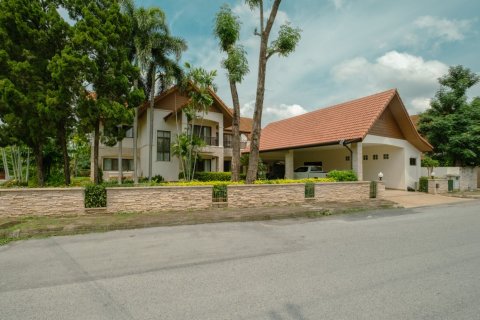 4 bedrooms House in Chiang Mai, Thailand No. 97760 1