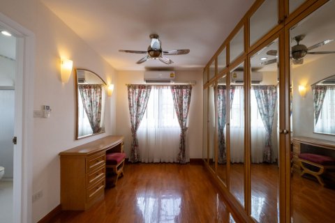 4 bedrooms House in Chiang Mai, Thailand No. 97760 7