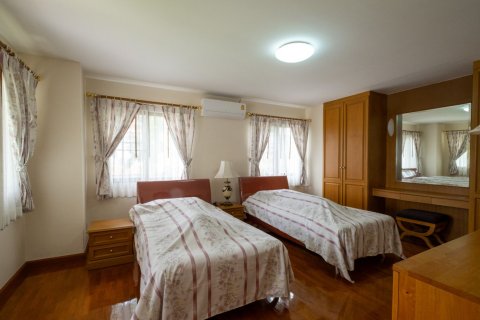 4 bedrooms House in Chiang Mai, Thailand No. 97760 12