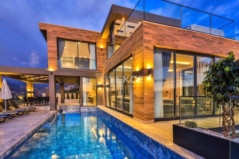 5 bedrooms Villa in Kas, Turkey No. 12372