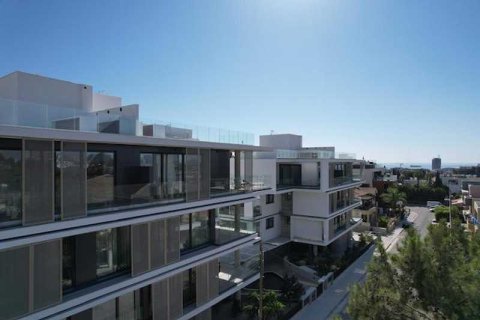 2 bedrooms Apartment in Germasogeia, Cyprus No. 70122 2