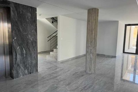 2 bedrooms Apartment in Germasogeia, Cyprus No. 70122 4