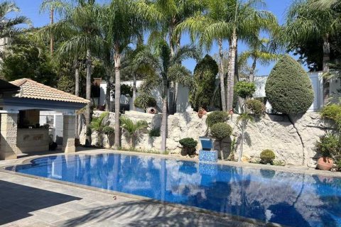 4 bedrooms House in Agios Tychonas, Cyprus No. 63196 9