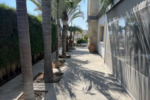 4 bedrooms House in Agios Tychonas, Cyprus No. 63196 2