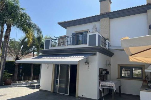 4 bedrooms House in Agios Tychonas, Cyprus No. 63196 3