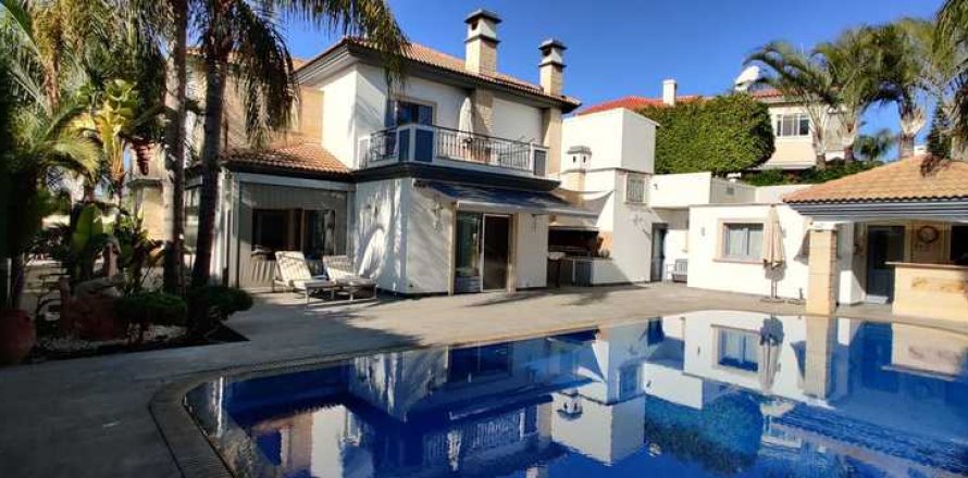 4 chambres Villa à Agios Tychonas, Cyprus No. 75838