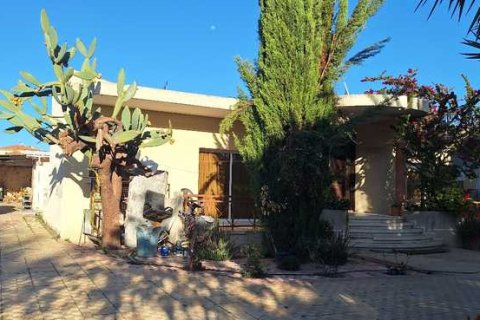 3 bedrooms Maisonette in Kolossi, Cyprus No. 101849 2