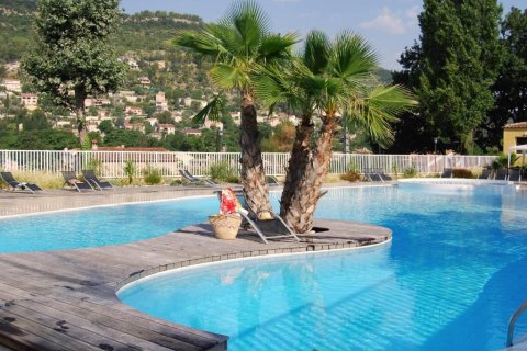 2 bedrooms Apartment in Var, France No. 69490 3