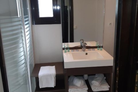 2 bedrooms Apartment in Var, France No. 69490 8