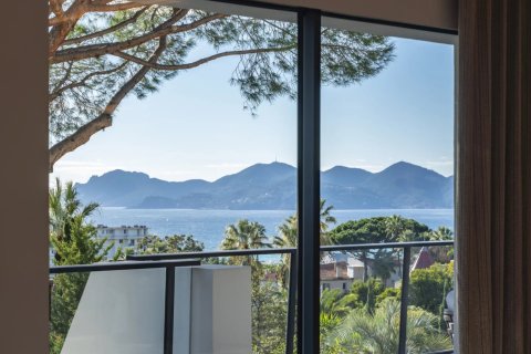 4 bedrooms Apartment in Cannes, France No. 69152 2
