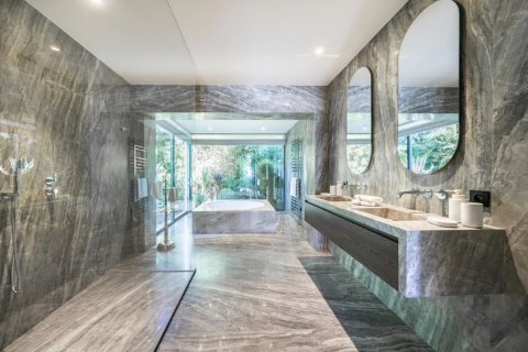 4 bedrooms Apartment in Cannes, France No. 69152 10