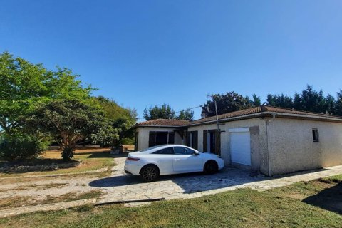 Дом с 3 спальнями в Монтжуар, Франция №69466 2