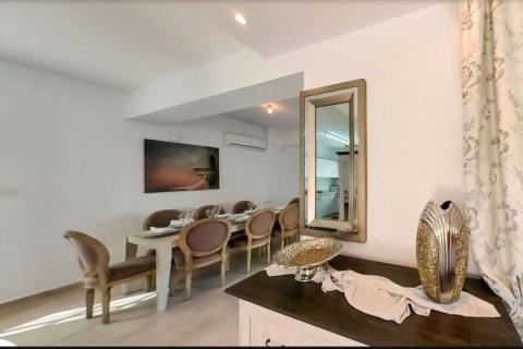 4 bedrooms Villa in Kouklia, Cyprus No. 75780 3