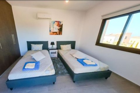 4 bedrooms Villa in Kouklia, Cyprus No. 75780 9