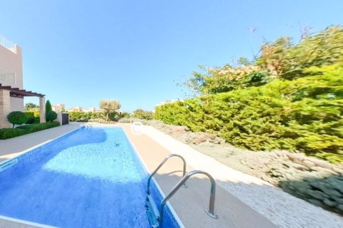 4 bedrooms Villa in Kouklia, Cyprus No. 75780 2