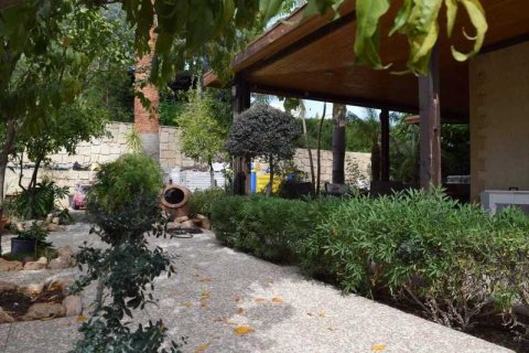 5 dormitorios Villa en Agios Athanasios, Cyprus No. 62873 2