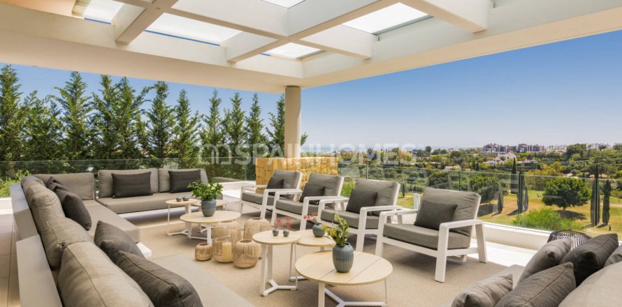 5 bedrooms Villa in Benahavis, Spain No. 123352