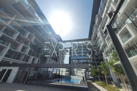 3 dormitorios Apartment en Oasis Residences, UAE No. 129648