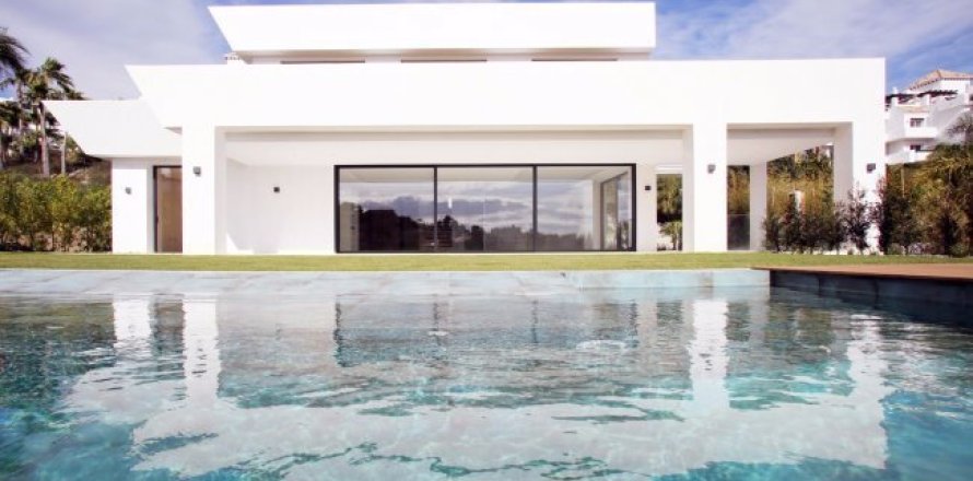 5 bedrooms House in Benahavis, Spain No. 25495