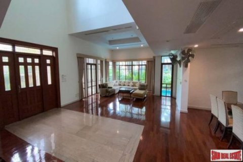 4 bedrooms House in Bangkok, Thailand No. 96086 14