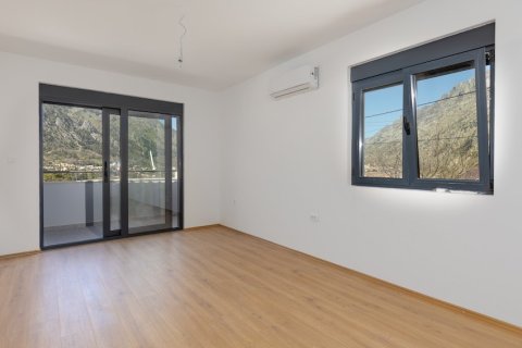 1 bedroom Apartment in Kotor, Montenegro No. 104744 14