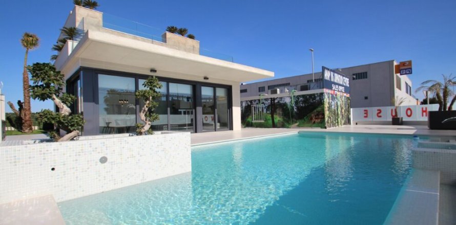 3 bedrooms Villa in San Miguel de Salinas, Spain No. 112080