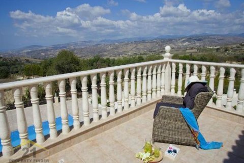 4 bedrooms Villa in Stroumpi, Cyprus No. 39147 9