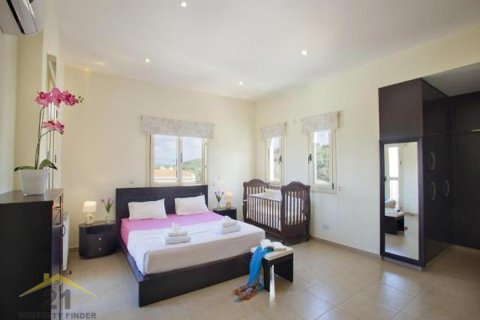 4 bedrooms Villa in Stroumpi, Cyprus No. 39147 11