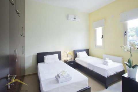 4 bedrooms Villa in Stroumpi, Cyprus No. 39147 12