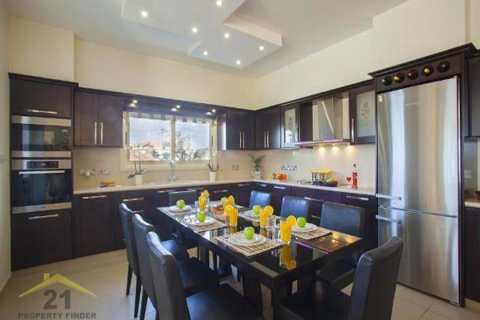 4 bedrooms Villa in Stroumpi, Cyprus No. 39147 7