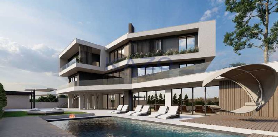 5 bedrooms Villa in Agios Athanasios, Cyprus No. 83497