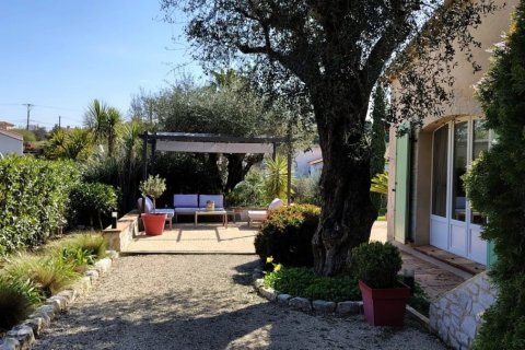 3 bedrooms Villa in La Gaude, France No. 100241 8