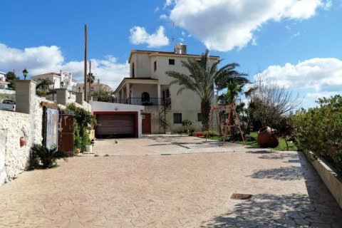 7 bedrooms House in Geroskípou, Cyprus No. 37304 11